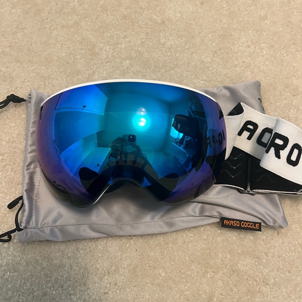 Akaso ski goggles